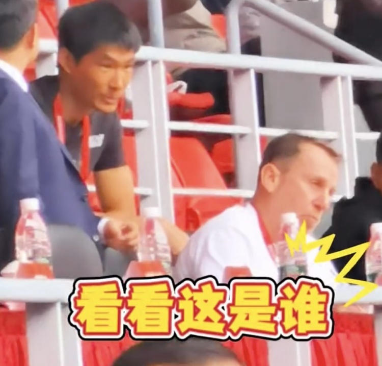 久爾杰維奇現身鹽城，現場(chǎng)觀(guān)看中國U22國足vs韓國