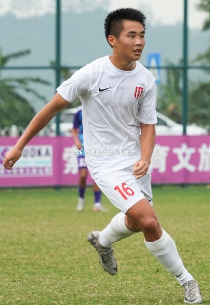 中國職業(yè)賽場(chǎng)首位09后！成都蓉城B隊16歲小將帥惟浩上演生涯首秀