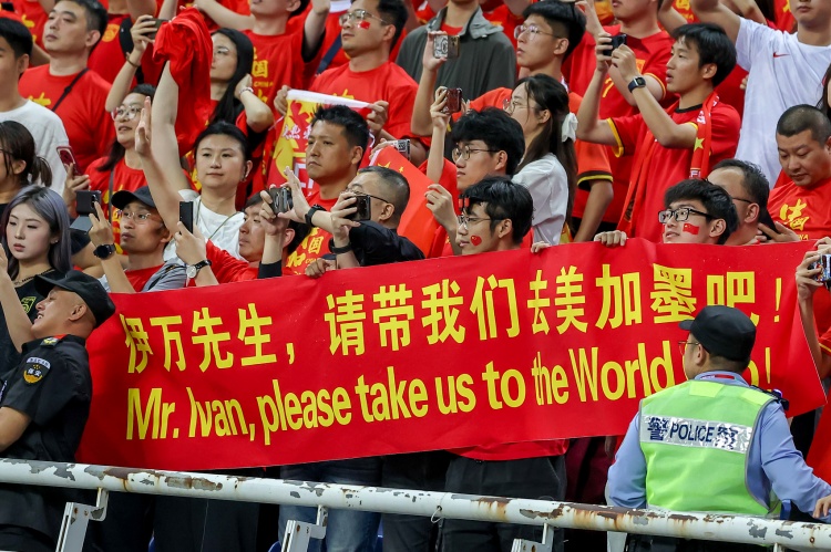 主力后腰停賽，逼迫伊萬(wàn)放棄菱形中場(chǎng)？塞鳥(niǎo)奇兵作用或是搶分關(guān)鍵