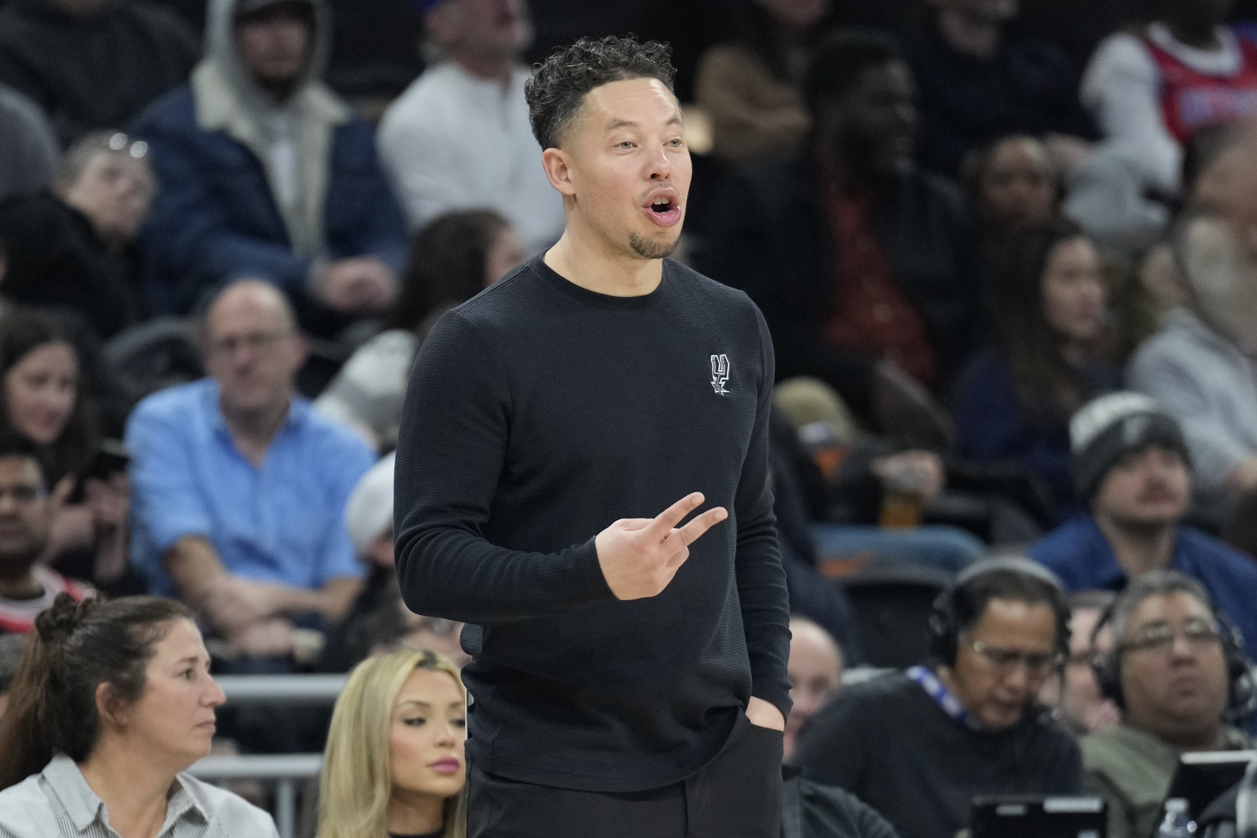 第四節37-25！米奇-約翰遜：末節球隊的回應很棒 大家為彼此而戰