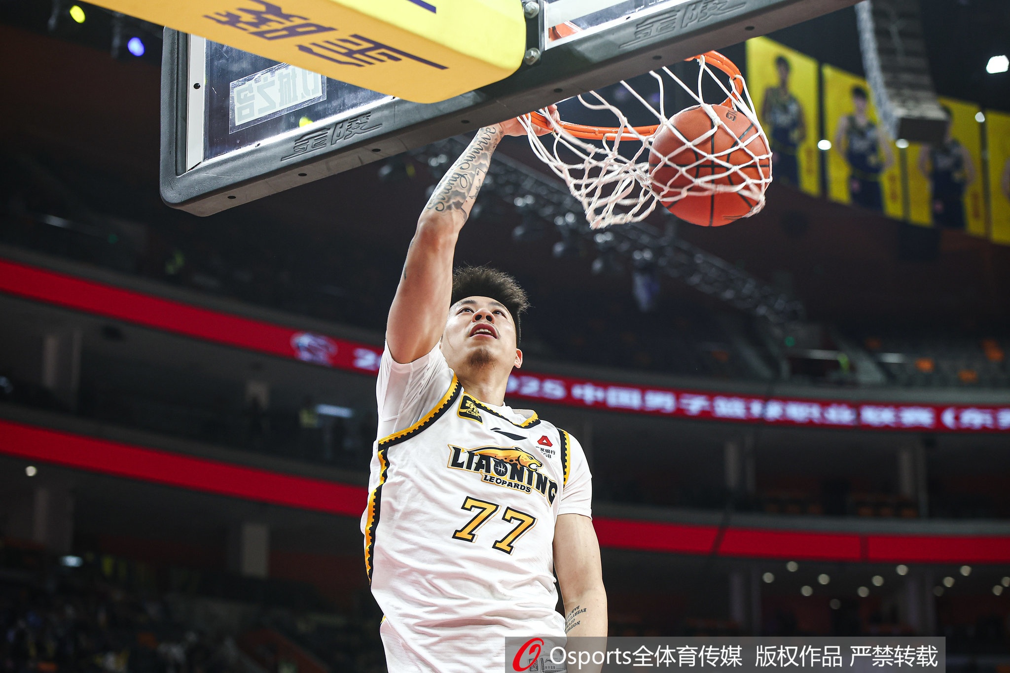很拼！張鎮麟28投11中&三分14中5砍29分7板4助2斷 5個(gè)前場(chǎng)籃板