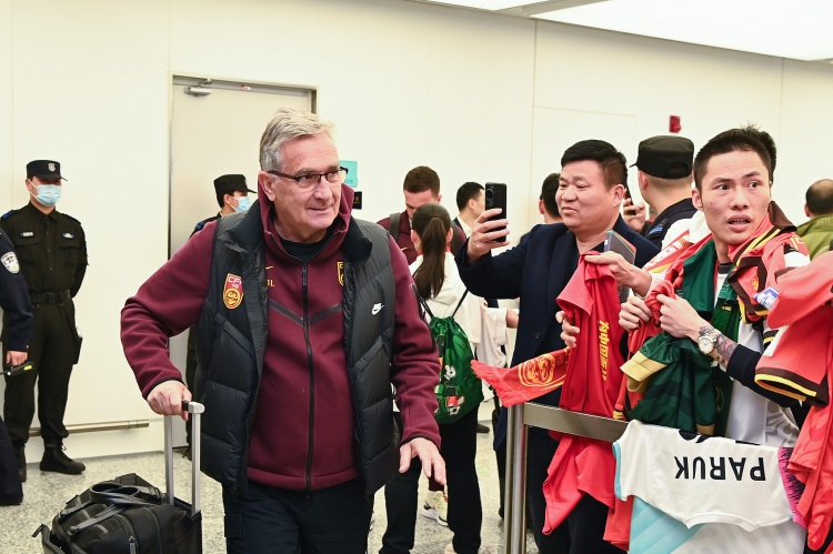 蘇媒：國足仍有爭第二希望，但真的不能再“守”下去了